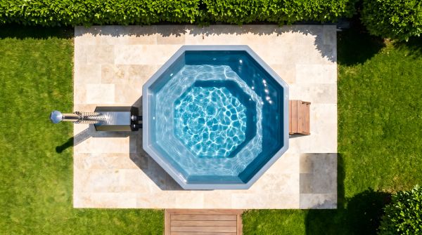 Mini piscine ou bain nordique : 5 critères pour faire le bon choix