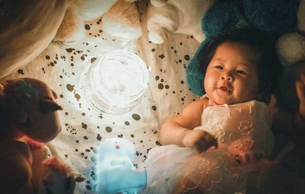 Découvrez la veilleuse prise parfaite pour apaiser votre bébé