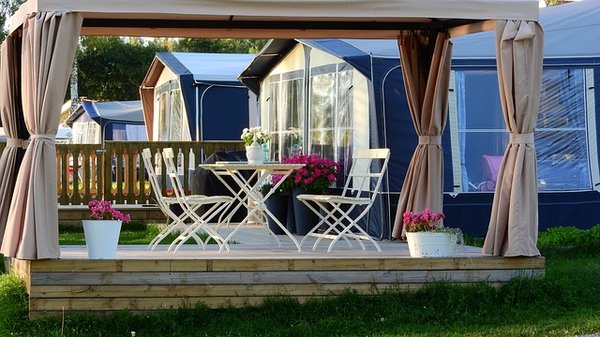 Ombrière pour pergola : le guide complet pour choisir la vôtre